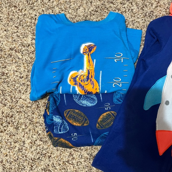 Warm pajamas from target size 4-5. - Picture 3 of 3